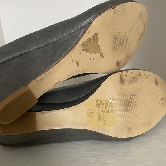 Journee Collection Women's Pumps Round Toe Heels size 8 - Picture 5 of 6